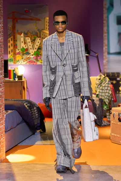 Look 23